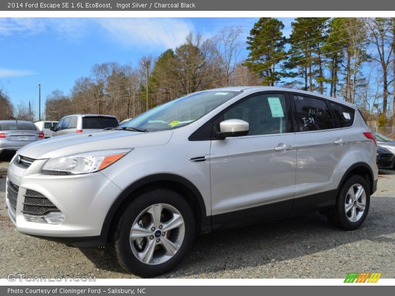 Front 3/4 View of 2014 Escape SE 1.6L EcoBoost