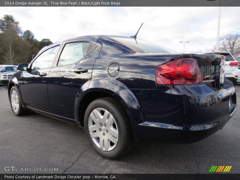 True Blue Pearl / Black/Light Frost Beige 2014 Dodge Avenger SE
