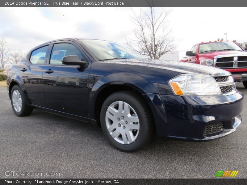 True Blue Pearl / Black/Light Frost Beige 2014 Dodge Avenger SE