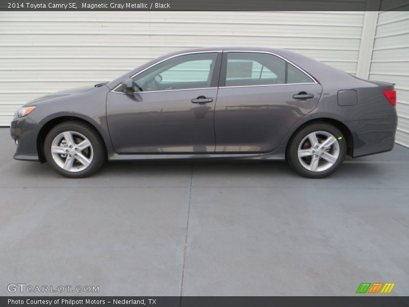 Magnetic Gray Metallic / Black 2014 Toyota Camry SE