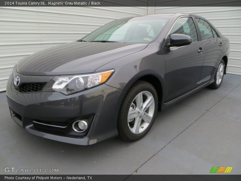 Magnetic Gray Metallic / Black 2014 Toyota Camry SE