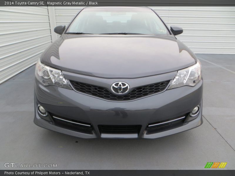 Magnetic Gray Metallic / Black 2014 Toyota Camry SE