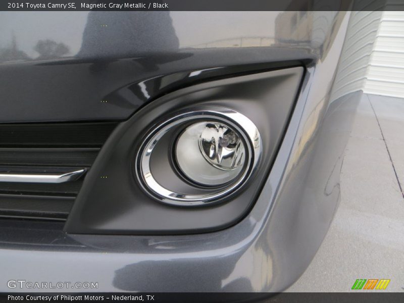 Magnetic Gray Metallic / Black 2014 Toyota Camry SE