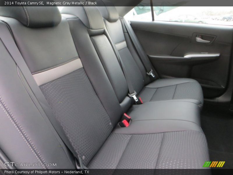 Magnetic Gray Metallic / Black 2014 Toyota Camry SE