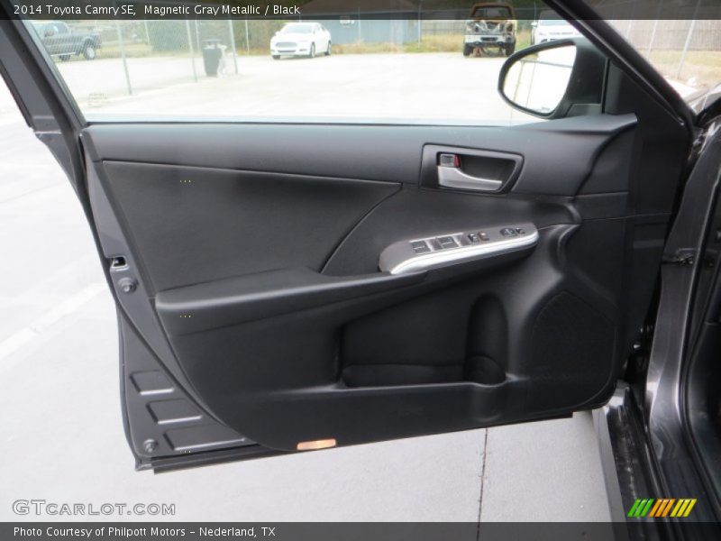 Magnetic Gray Metallic / Black 2014 Toyota Camry SE