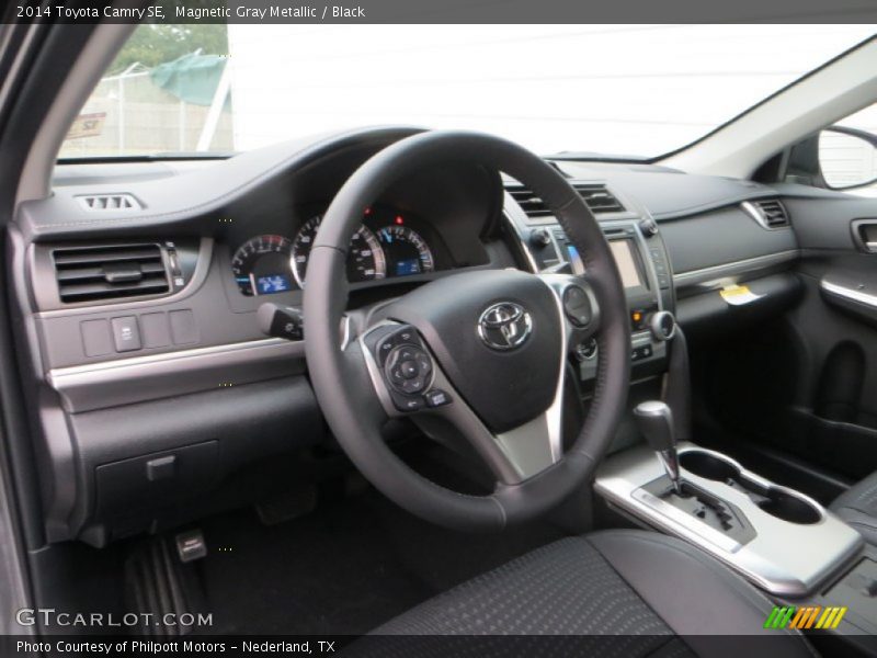 Magnetic Gray Metallic / Black 2014 Toyota Camry SE