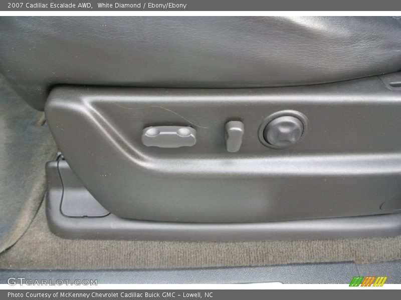 White Diamond / Ebony/Ebony 2007 Cadillac Escalade AWD