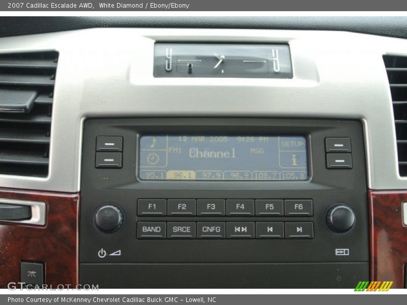 White Diamond / Ebony/Ebony 2007 Cadillac Escalade AWD