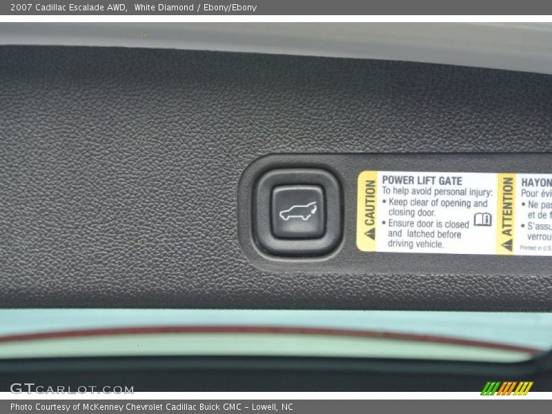 White Diamond / Ebony/Ebony 2007 Cadillac Escalade AWD