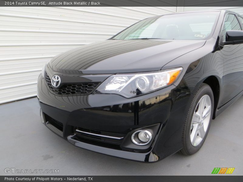 Attitude Black Metallic / Black 2014 Toyota Camry SE