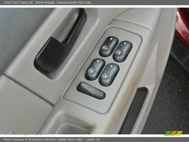 Merlot Metallic / Medium/Dark Flint Grey 2006 Ford Taurus SE