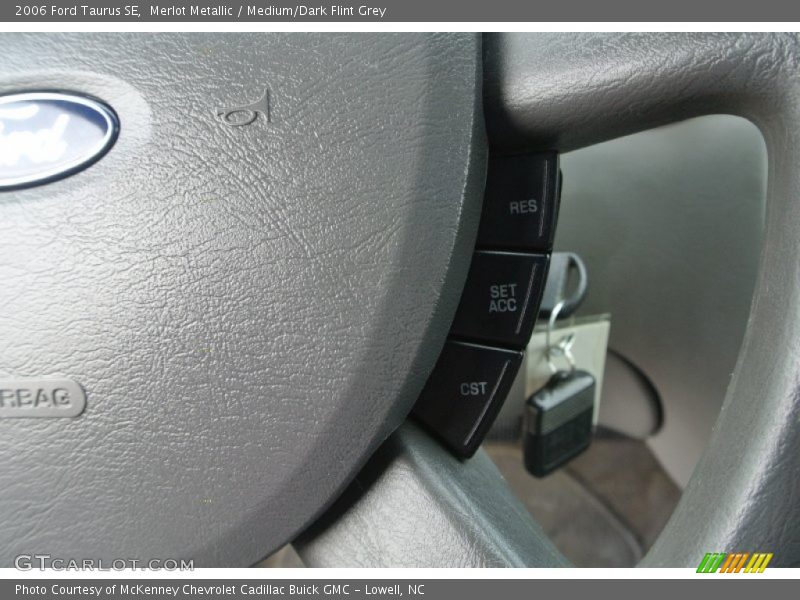 Merlot Metallic / Medium/Dark Flint Grey 2006 Ford Taurus SE