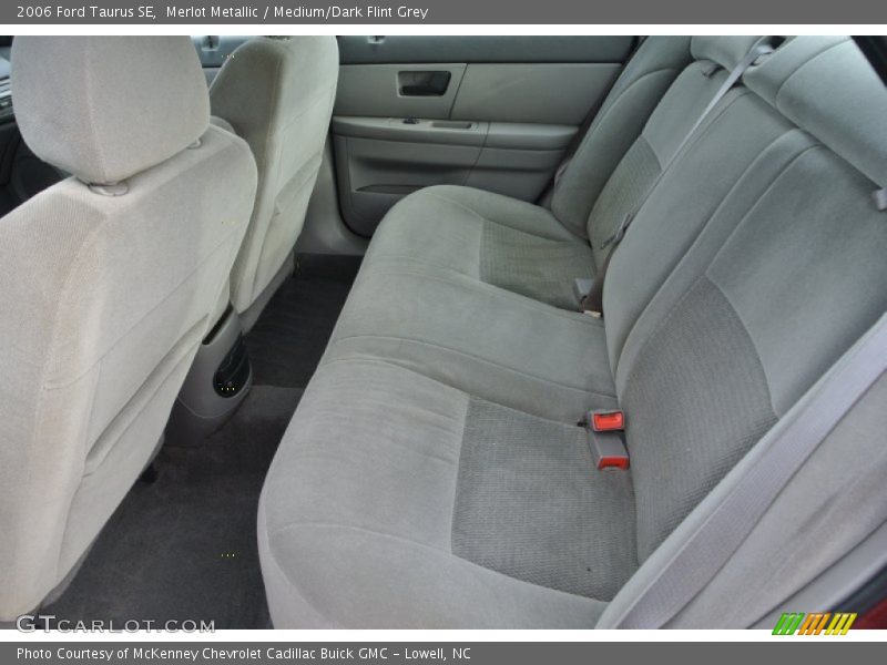 Merlot Metallic / Medium/Dark Flint Grey 2006 Ford Taurus SE