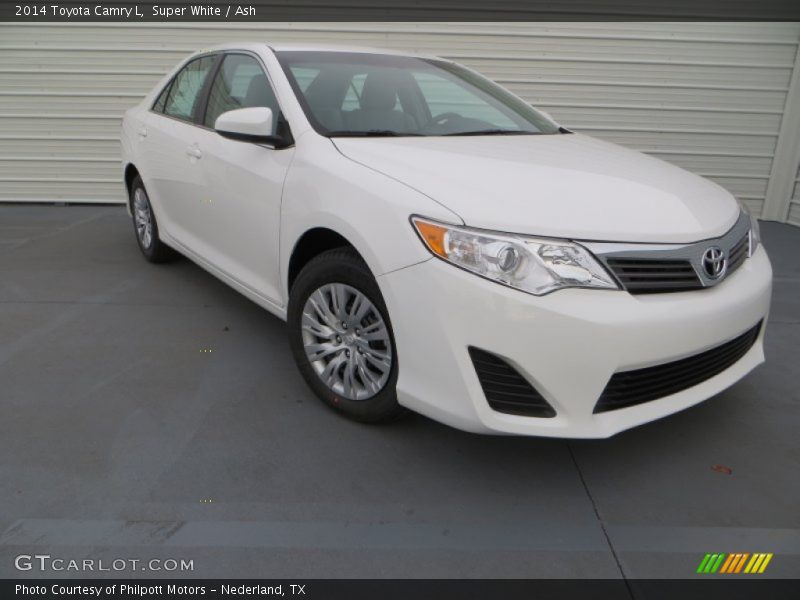 Super White / Ash 2014 Toyota Camry L