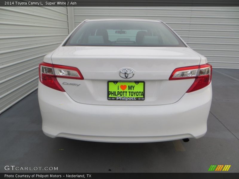 Super White / Ash 2014 Toyota Camry L