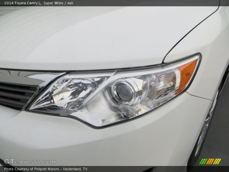 Super White / Ash 2014 Toyota Camry L
