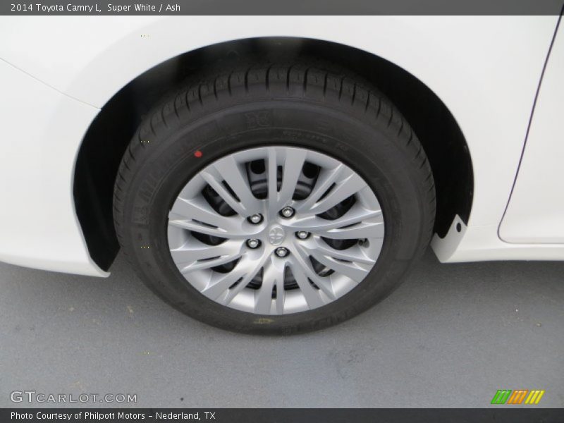 Super White / Ash 2014 Toyota Camry L