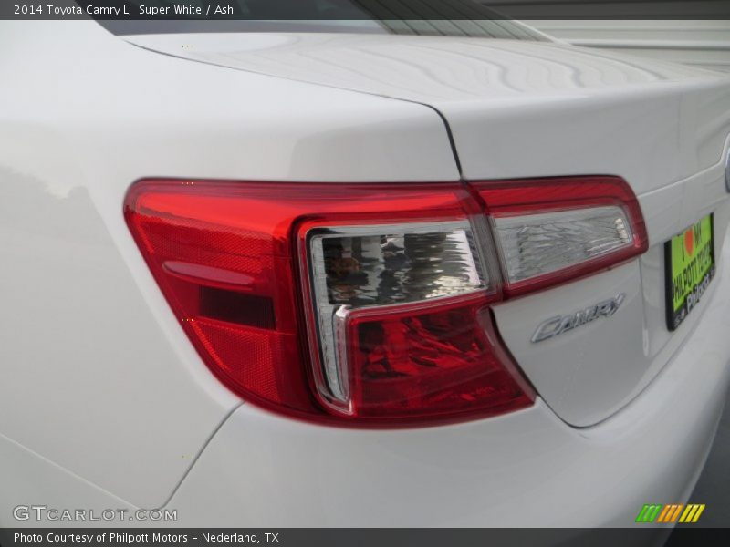 Super White / Ash 2014 Toyota Camry L