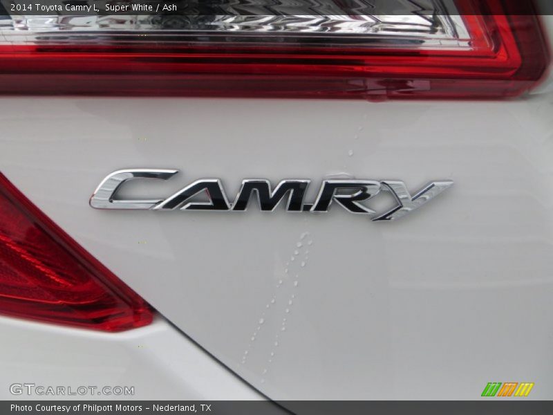 Super White / Ash 2014 Toyota Camry L