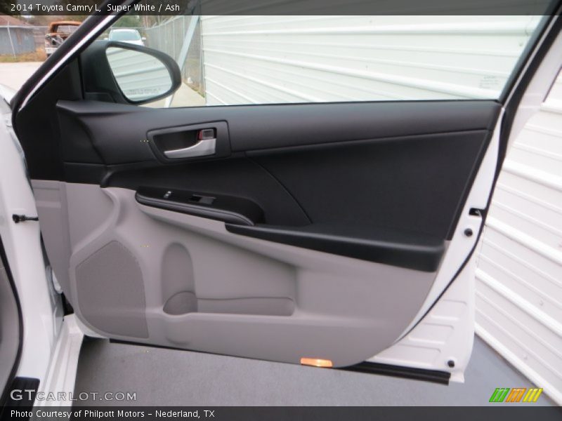 Super White / Ash 2014 Toyota Camry L