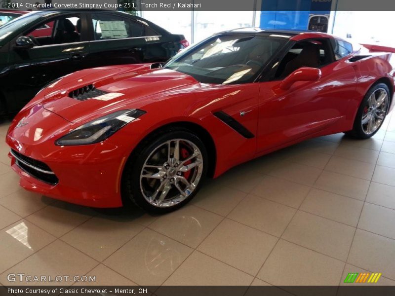 Front 3/4 View of 2014 Corvette Stingray Coupe Z51