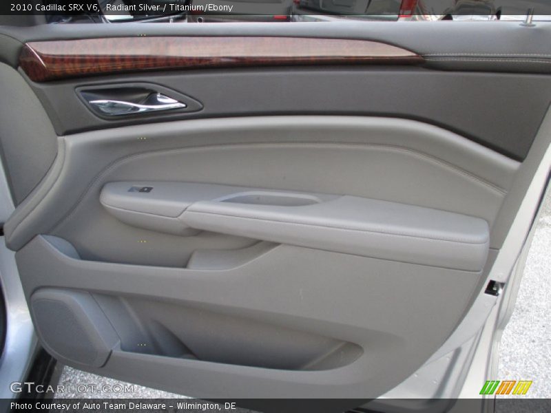 Radiant Silver / Titanium/Ebony 2010 Cadillac SRX V6