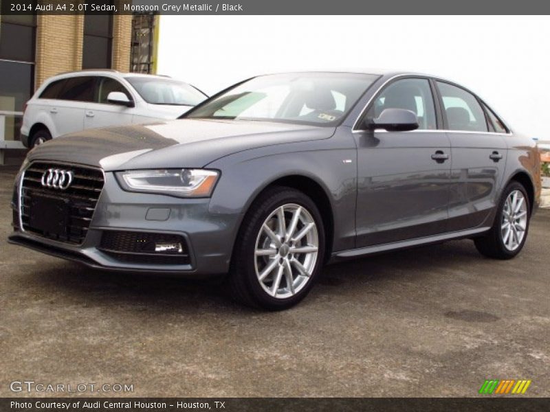 Front 3/4 View of 2014 A4 2.0T Sedan