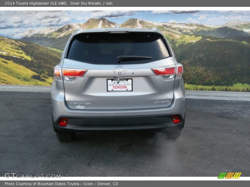 Silver Sky Metallic / Ash 2014 Toyota Highlander XLE AWD