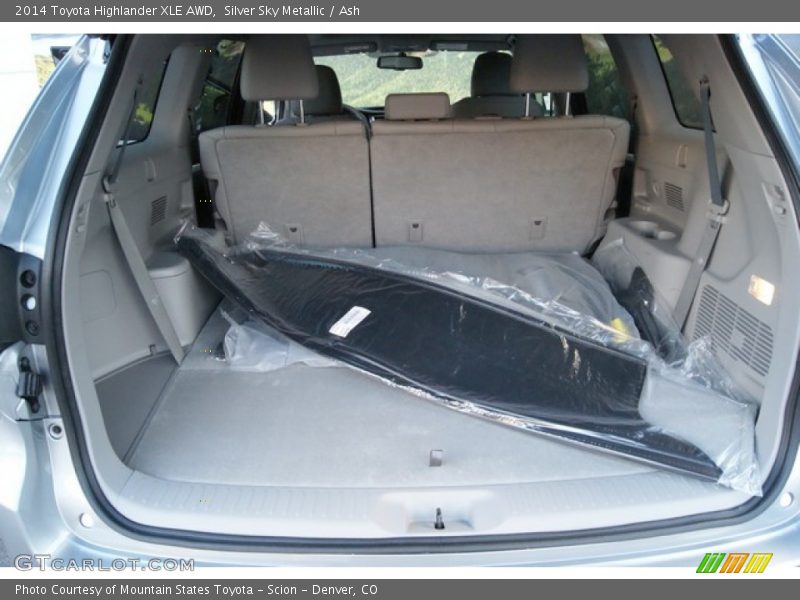 Silver Sky Metallic / Ash 2014 Toyota Highlander XLE AWD
