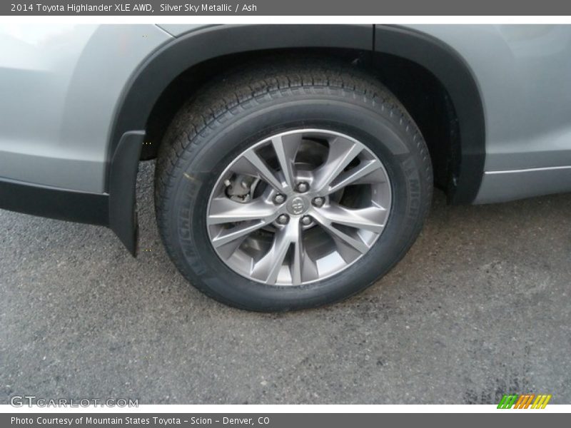 Silver Sky Metallic / Ash 2014 Toyota Highlander XLE AWD