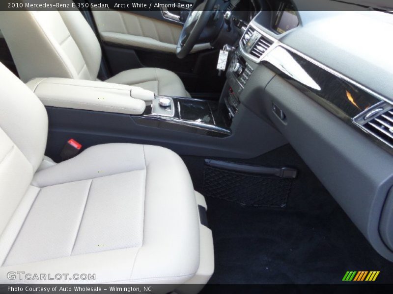 Arctic White / Almond Beige 2010 Mercedes-Benz E 350 Sedan