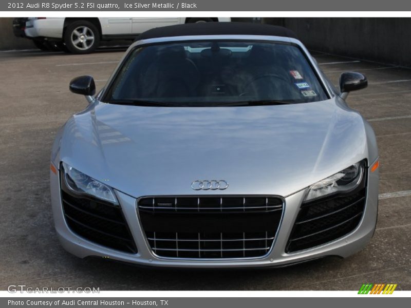  2012 R8 Spyder 5.2 FSI quattro Ice Silver Metallic