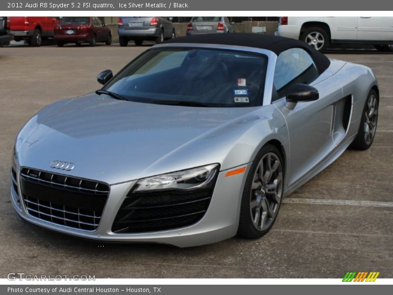 Front 3/4 View of 2012 R8 Spyder 5.2 FSI quattro