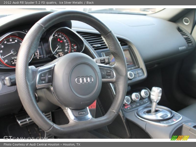  2012 R8 Spyder 5.2 FSI quattro Steering Wheel
