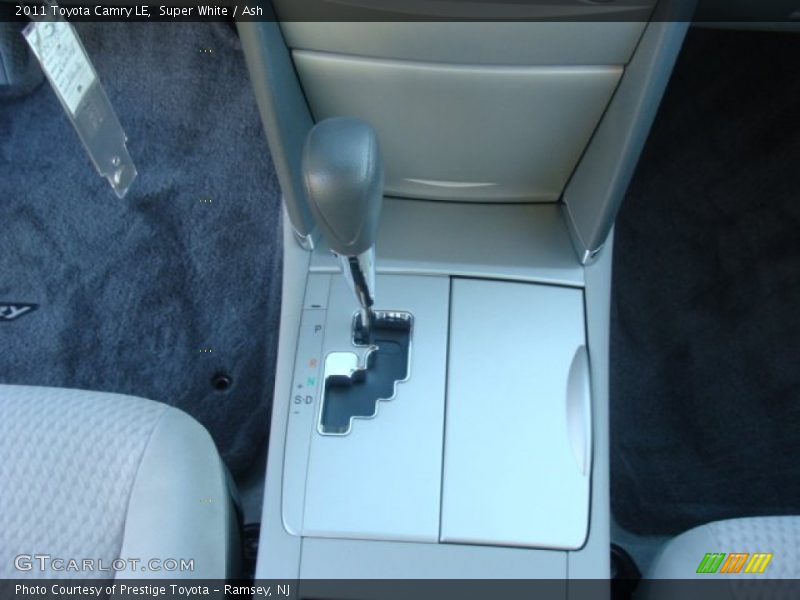 Super White / Ash 2011 Toyota Camry LE