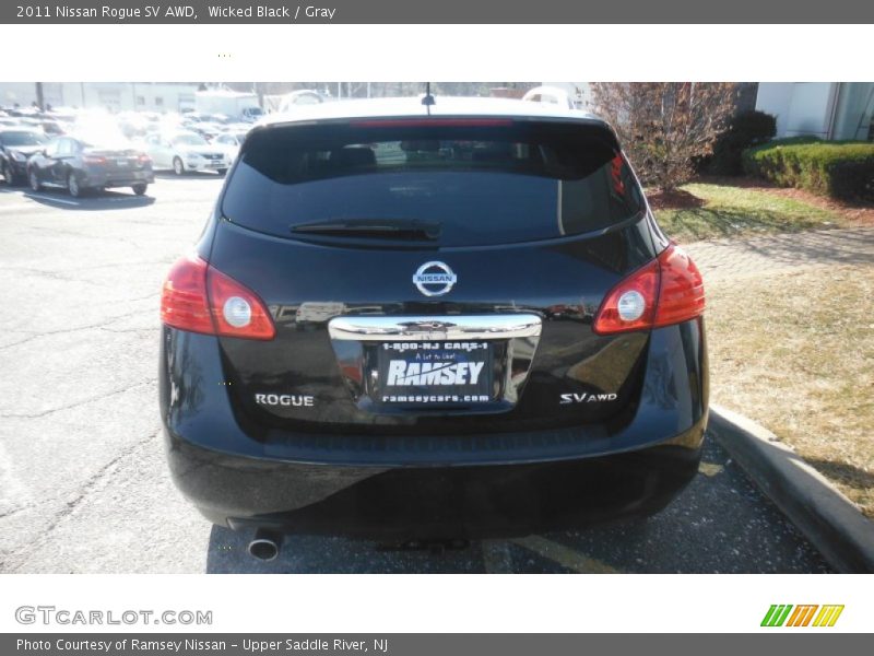 Wicked Black / Gray 2011 Nissan Rogue SV AWD