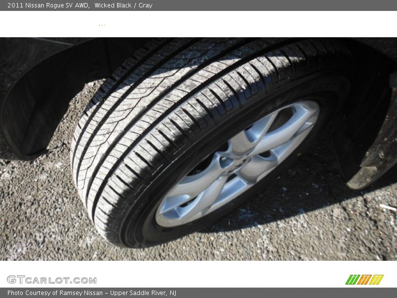 Wicked Black / Gray 2011 Nissan Rogue SV AWD