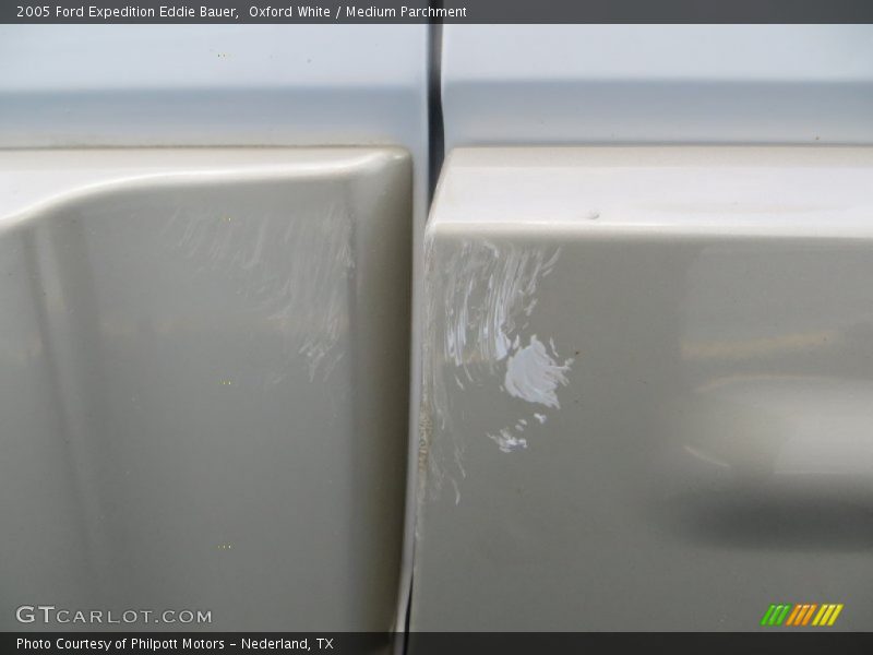 Oxford White / Medium Parchment 2005 Ford Expedition Eddie Bauer
