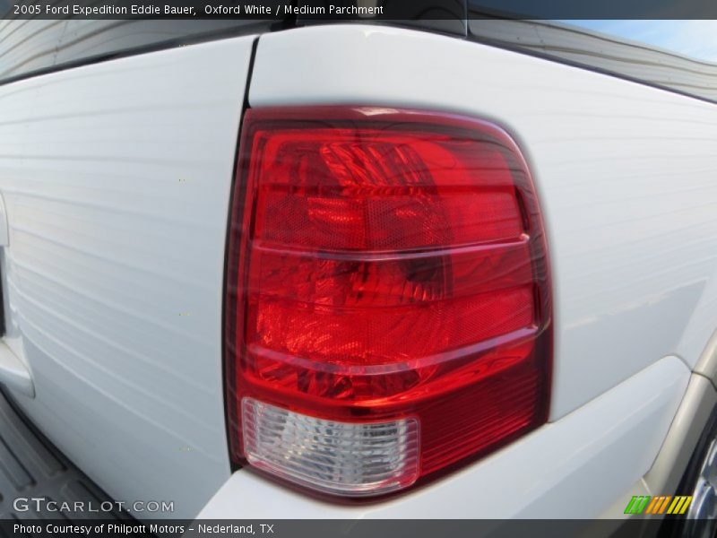 Oxford White / Medium Parchment 2005 Ford Expedition Eddie Bauer