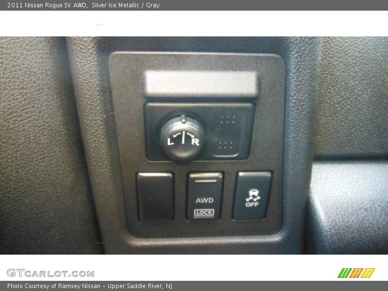 Silver Ice Metallic / Gray 2011 Nissan Rogue SV AWD