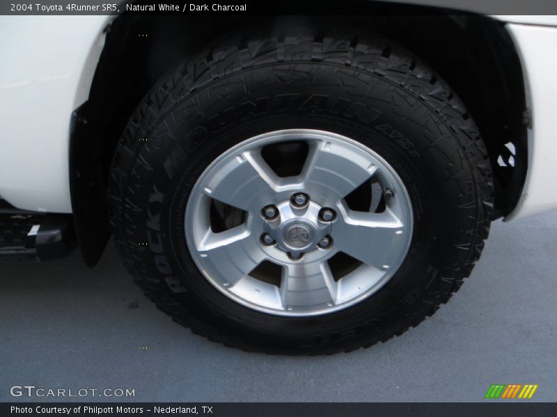 Natural White / Dark Charcoal 2004 Toyota 4Runner SR5