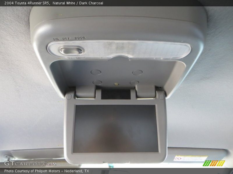 Natural White / Dark Charcoal 2004 Toyota 4Runner SR5