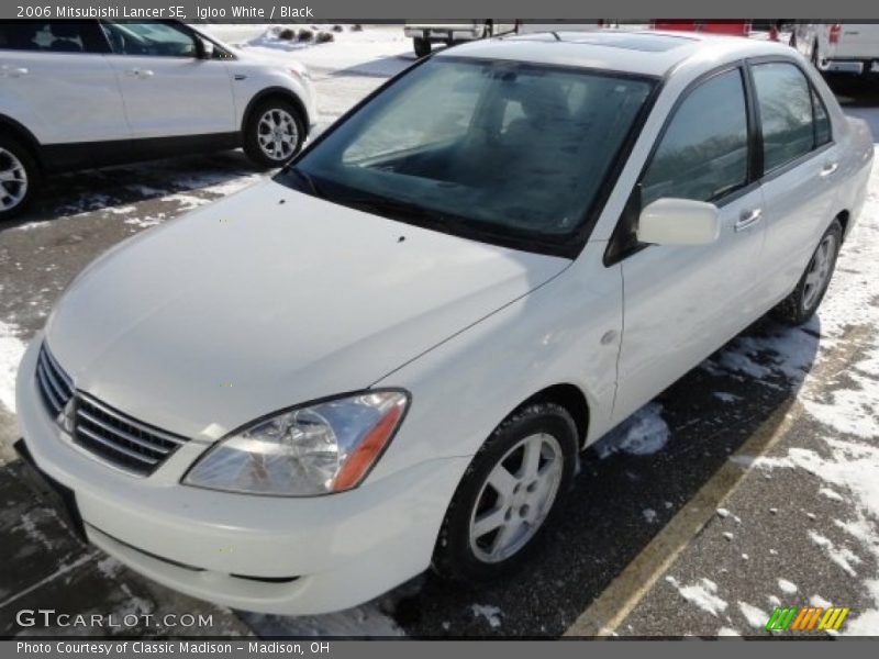 Igloo White / Black 2006 Mitsubishi Lancer SE