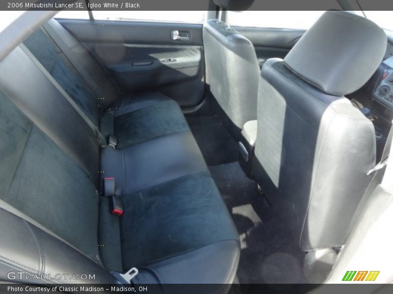 Igloo White / Black 2006 Mitsubishi Lancer SE