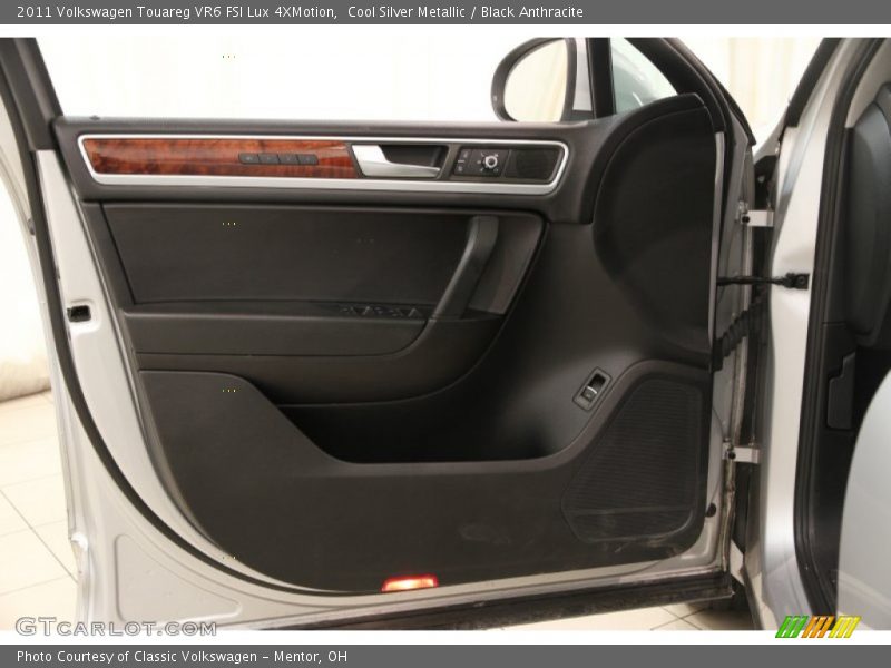 Cool Silver Metallic / Black Anthracite 2011 Volkswagen Touareg VR6 FSI Lux 4XMotion