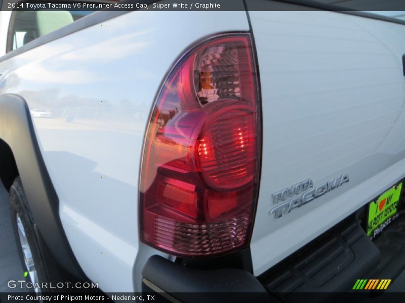 Super White / Graphite 2014 Toyota Tacoma V6 Prerunner Access Cab