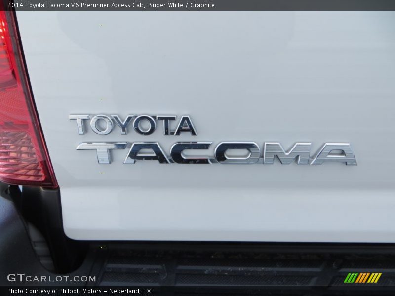 Super White / Graphite 2014 Toyota Tacoma V6 Prerunner Access Cab
