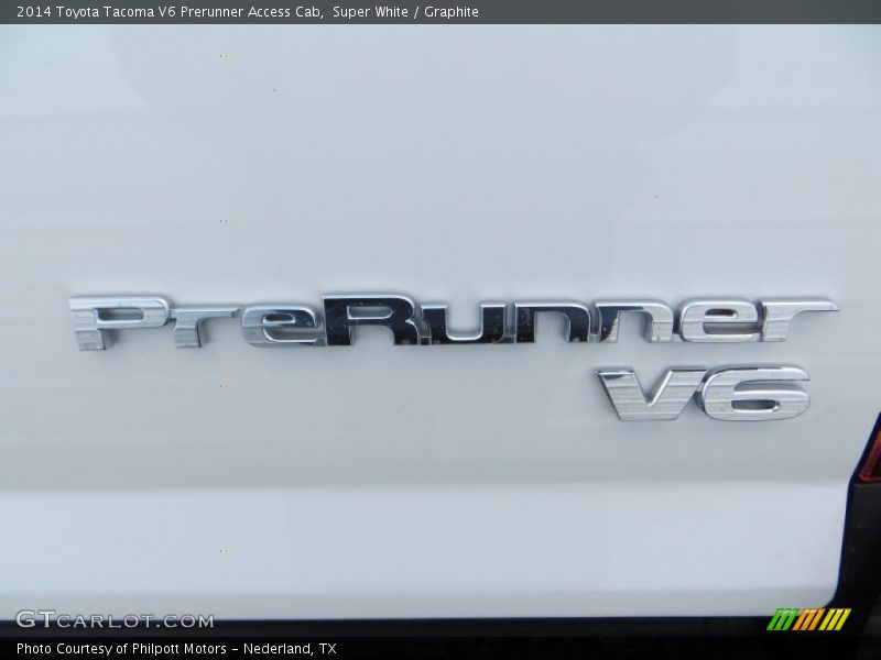 Super White / Graphite 2014 Toyota Tacoma V6 Prerunner Access Cab