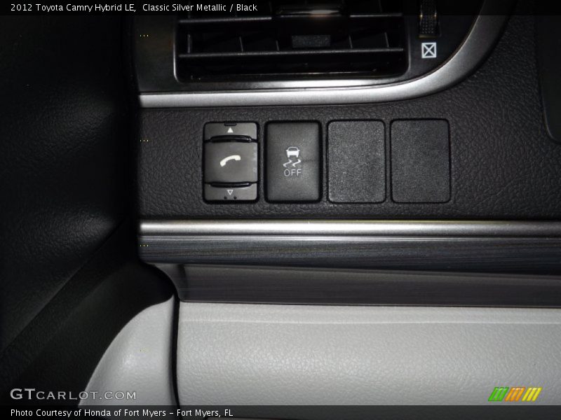 Classic Silver Metallic / Black 2012 Toyota Camry Hybrid LE