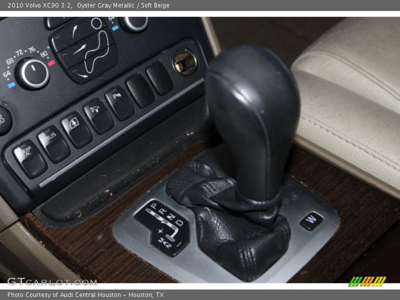 Oyster Gray Metallic / Soft Beige 2010 Volvo XC90 3.2